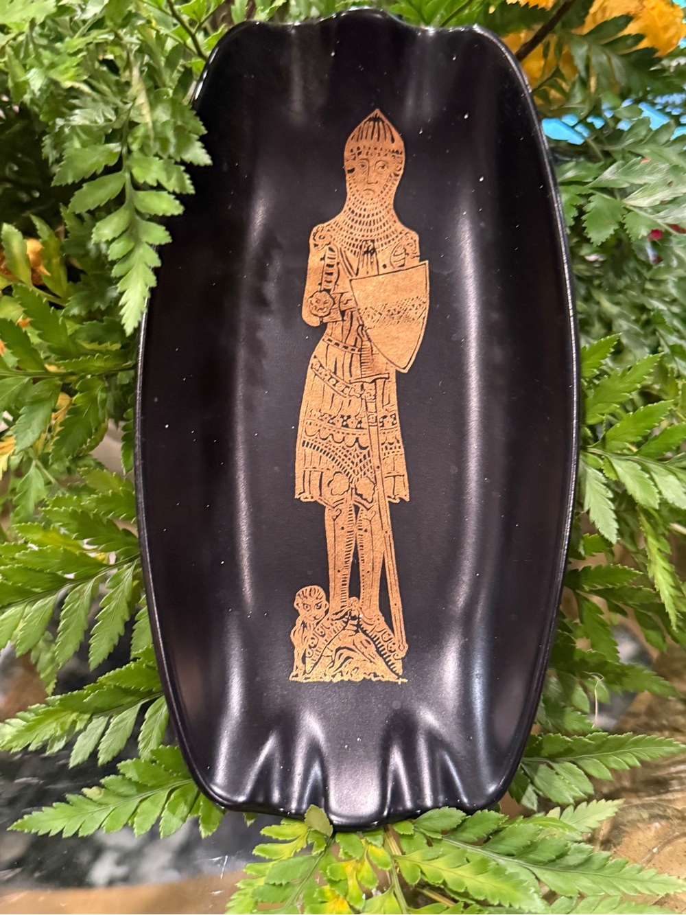 Vintage SylvaC Ware Medieval Knight Dish – Made in England 🖤✨